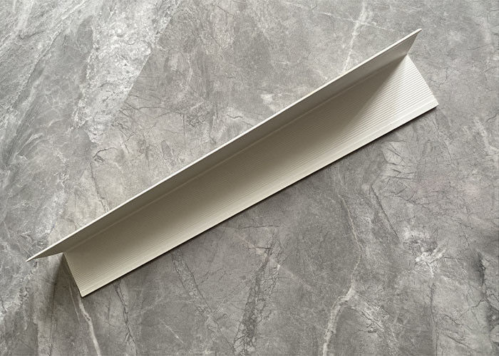 حفاظ گوشه ای از جنس پی وی سی